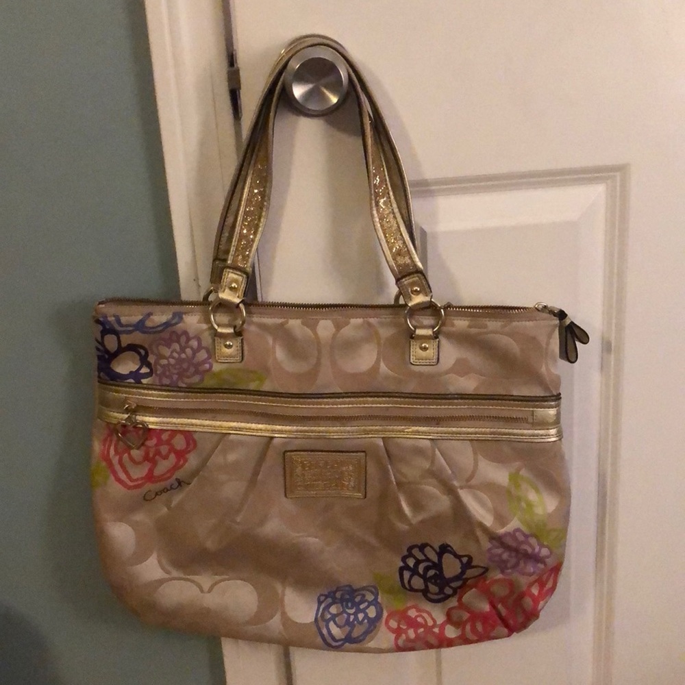 Hand bag
